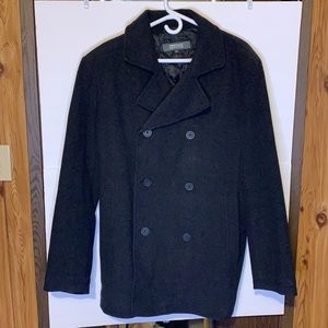 Kenneth Cole Pea Coat. Size large. Like New. Very warm and stylish!